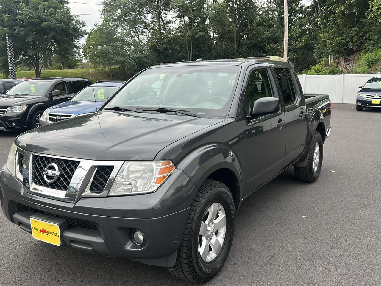 Nissan Frontier 4WD Crew Cab LWB Auto SV 2013