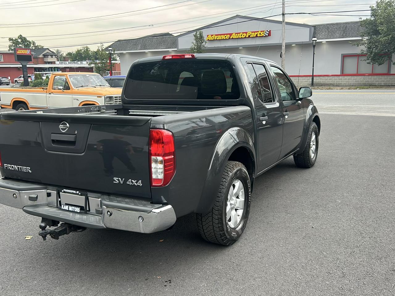 Nissan Frontier 4WD Crew Cab LWB Auto SV 2013