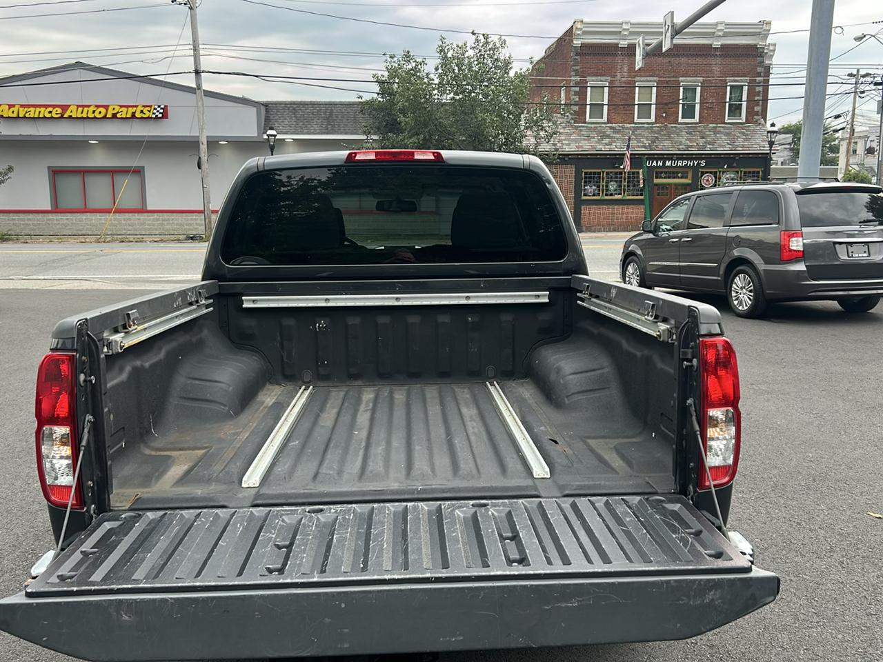 Nissan Frontier 4WD Crew Cab LWB Auto SV 2013