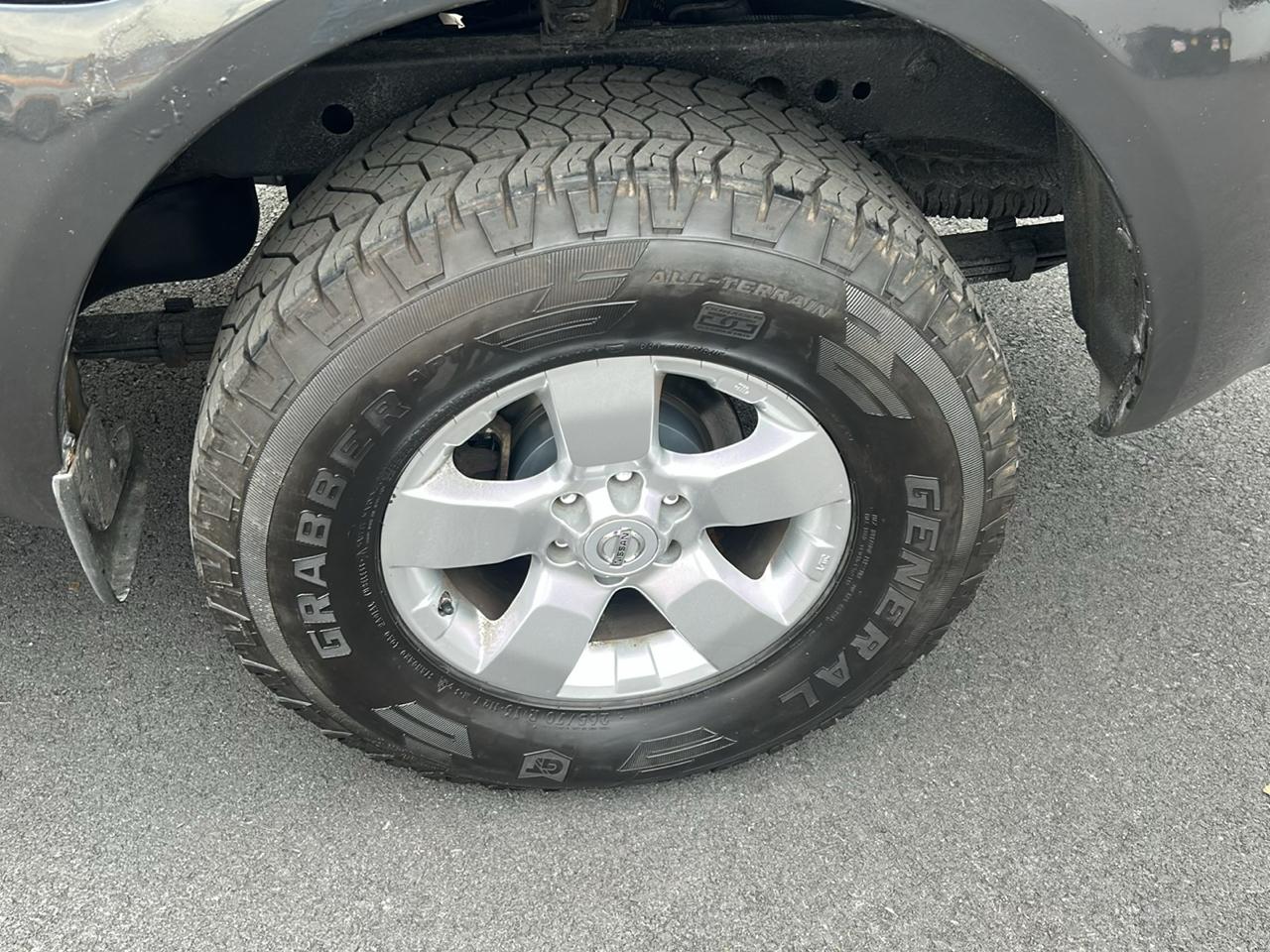 Nissan Frontier 4WD Crew Cab LWB Auto SV 2013