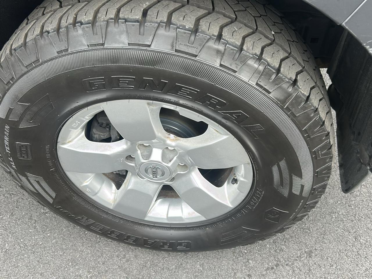 Nissan Frontier 4WD Crew Cab LWB Auto SV 2013