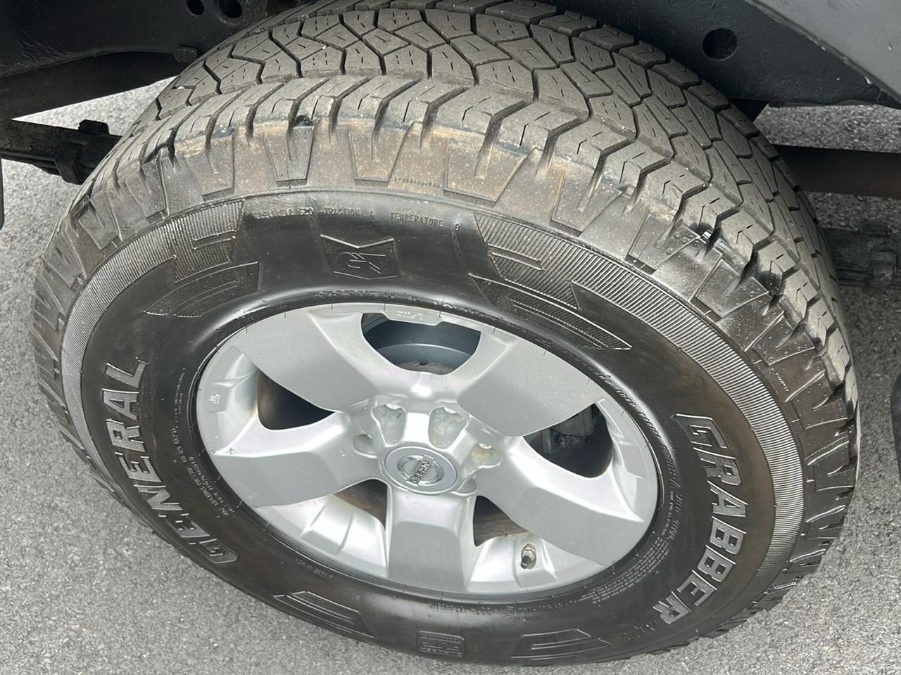 Nissan Frontier 4WD Crew Cab LWB Auto SV 2013