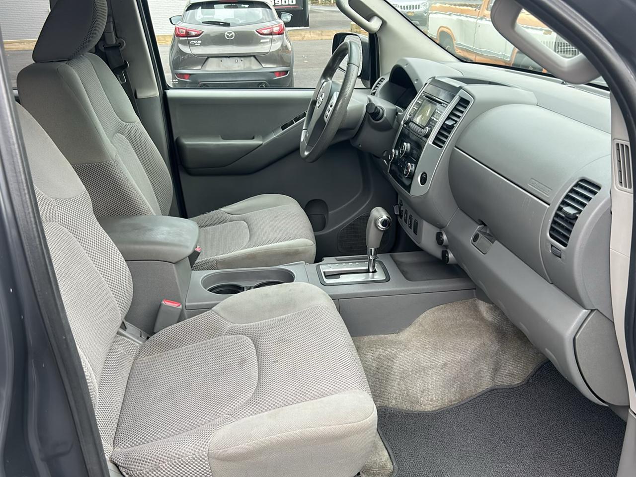 Nissan Frontier 4WD Crew Cab LWB Auto SV 2013