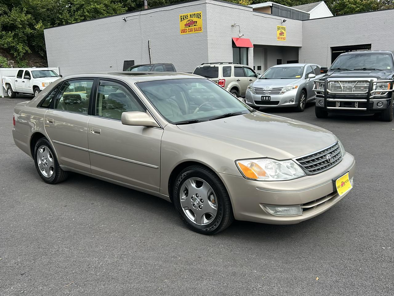 Toyota Avalon XL 2004