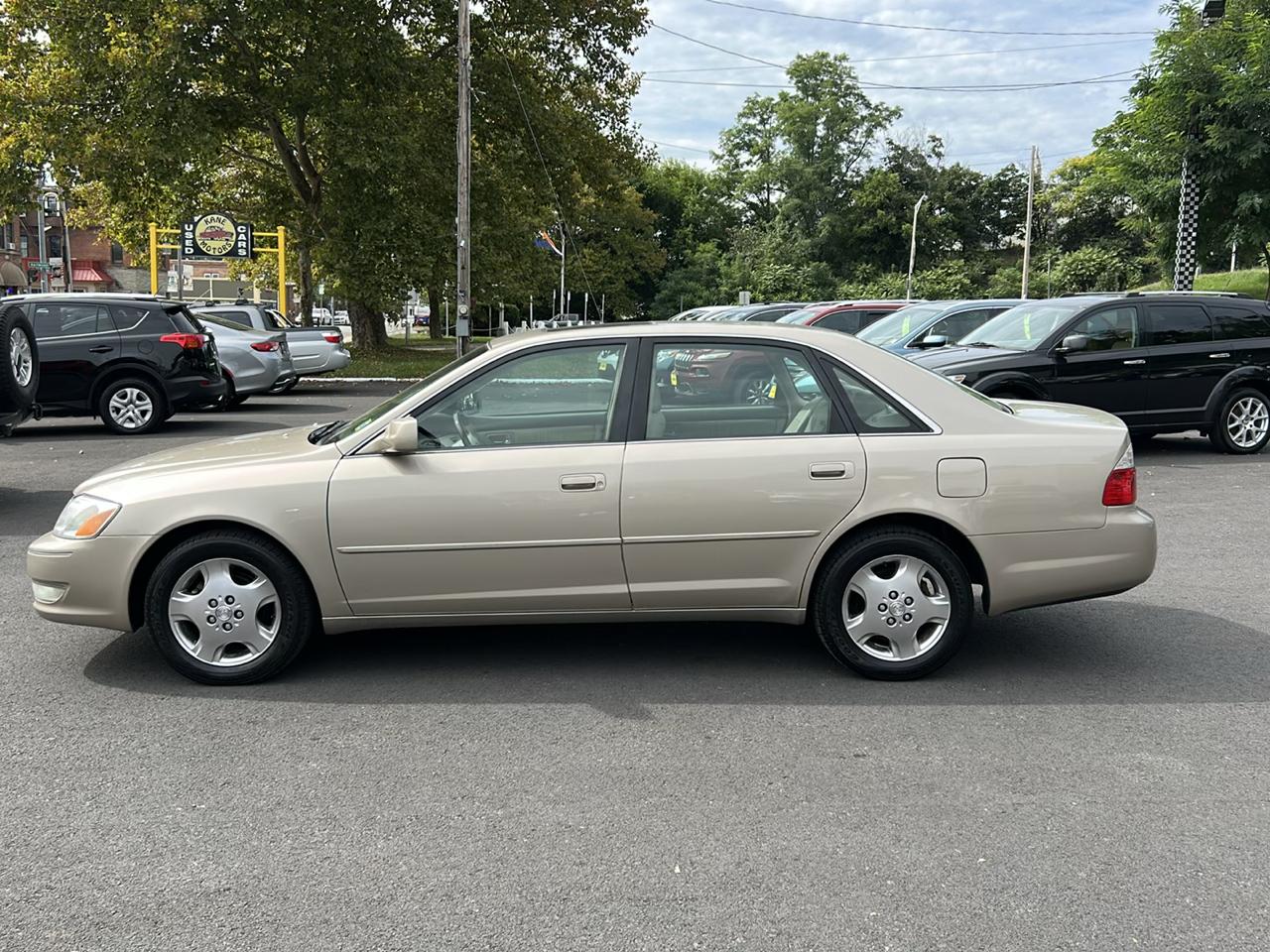 Toyota Avalon XL 2004