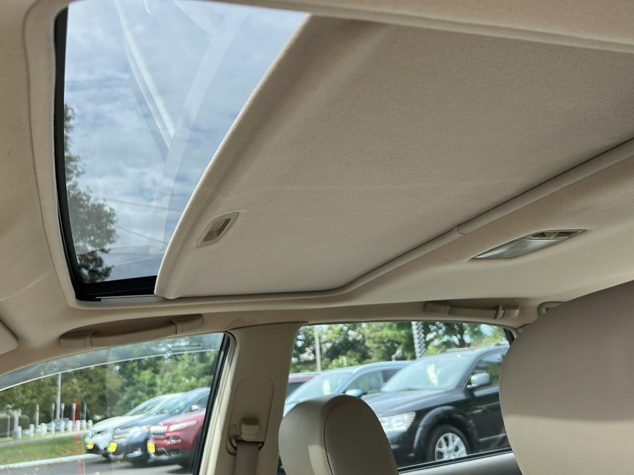 Toyota Avalon XL 2004