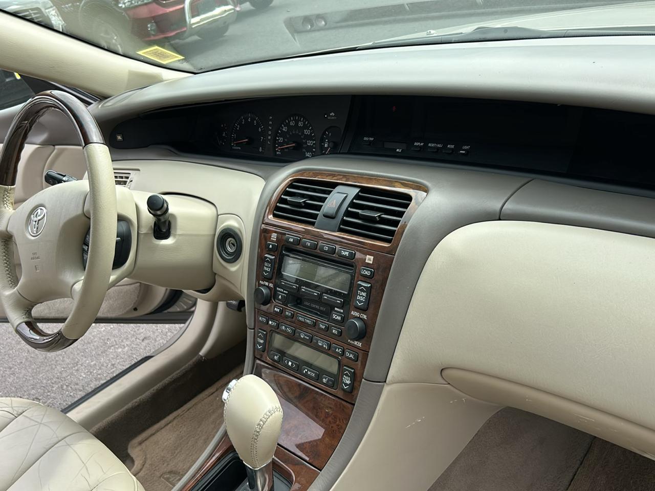 Toyota Avalon XL 2004