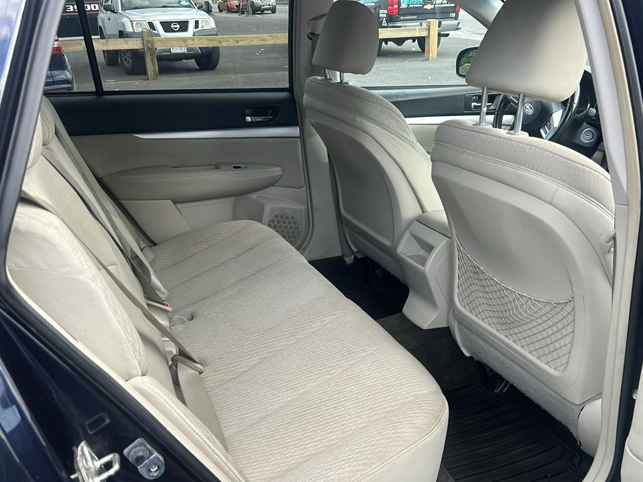 Subaru Outback 2.5i Premium 2012