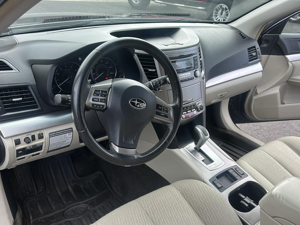 Subaru Outback 2.5i Premium 2012