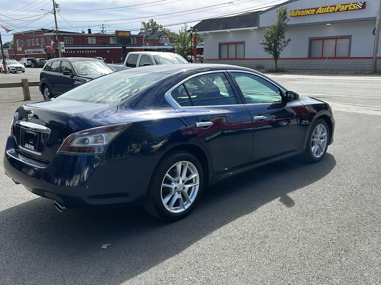 Nissan Maxima SV 2013