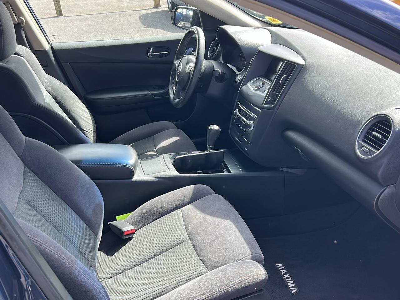 Nissan Maxima SV 2013