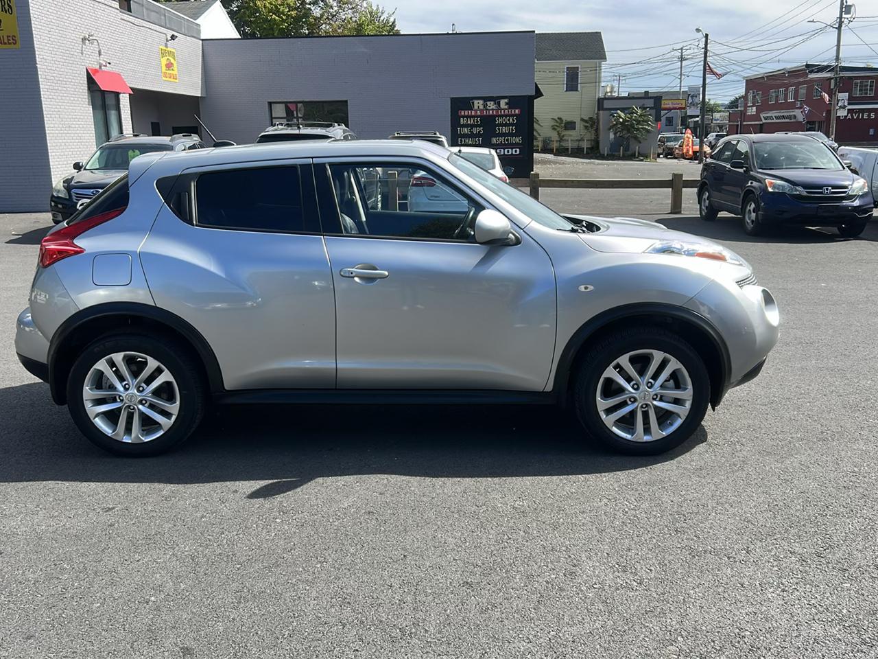 Nissan Juke S AWD 2012