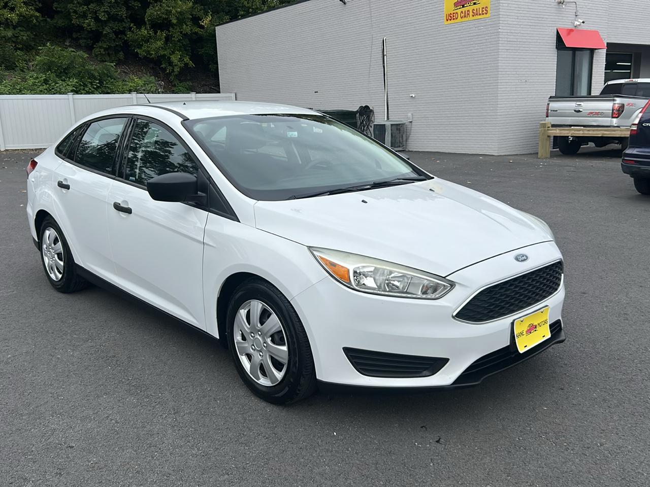 Ford Focus S Sedan 2015