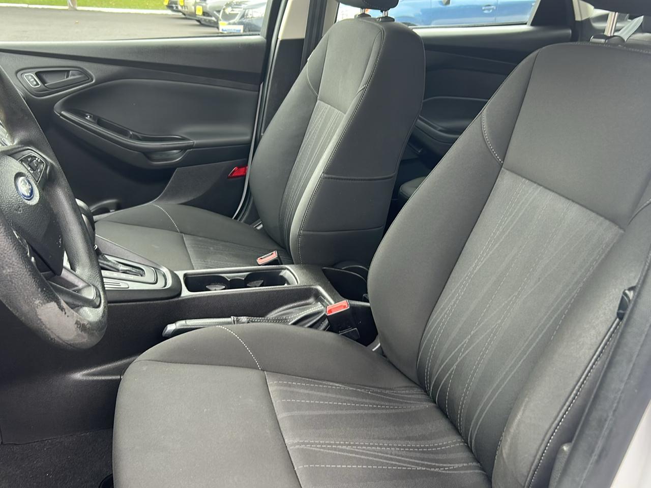 Ford Focus S Sedan 2015