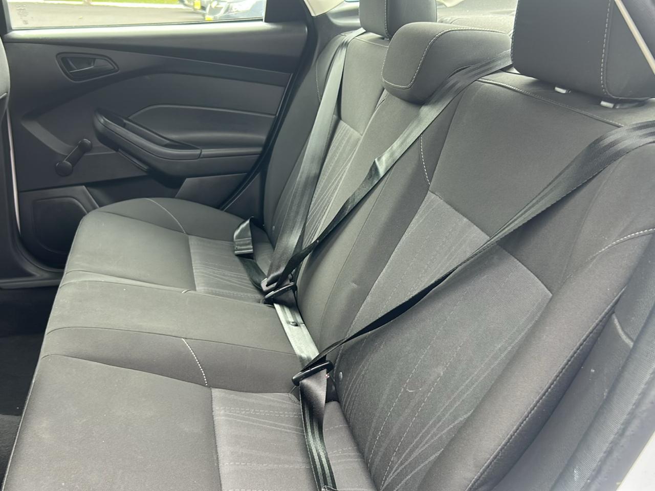 Ford Focus S Sedan 2015
