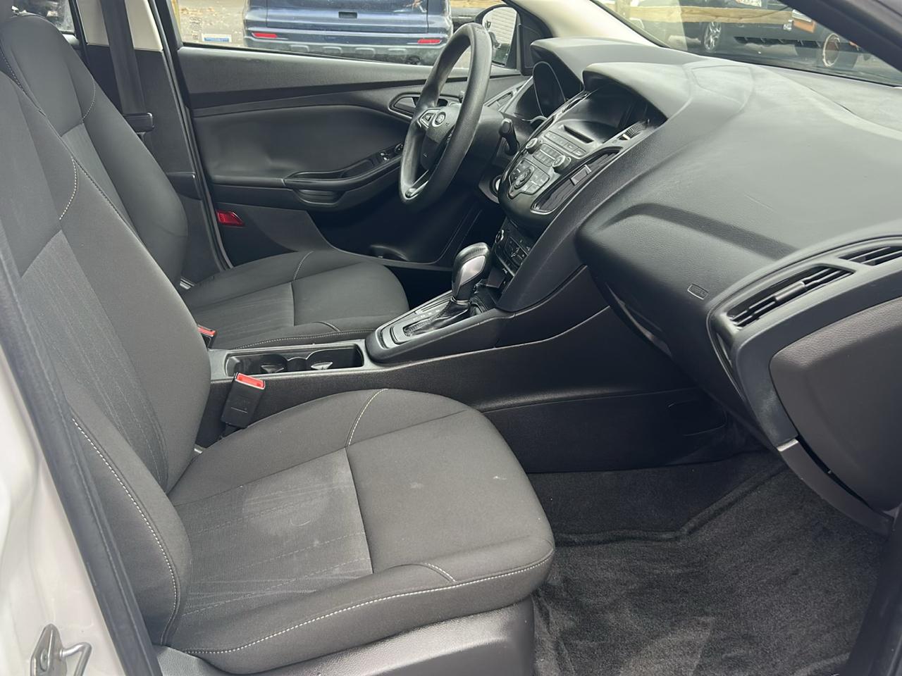 Ford Focus S Sedan 2015