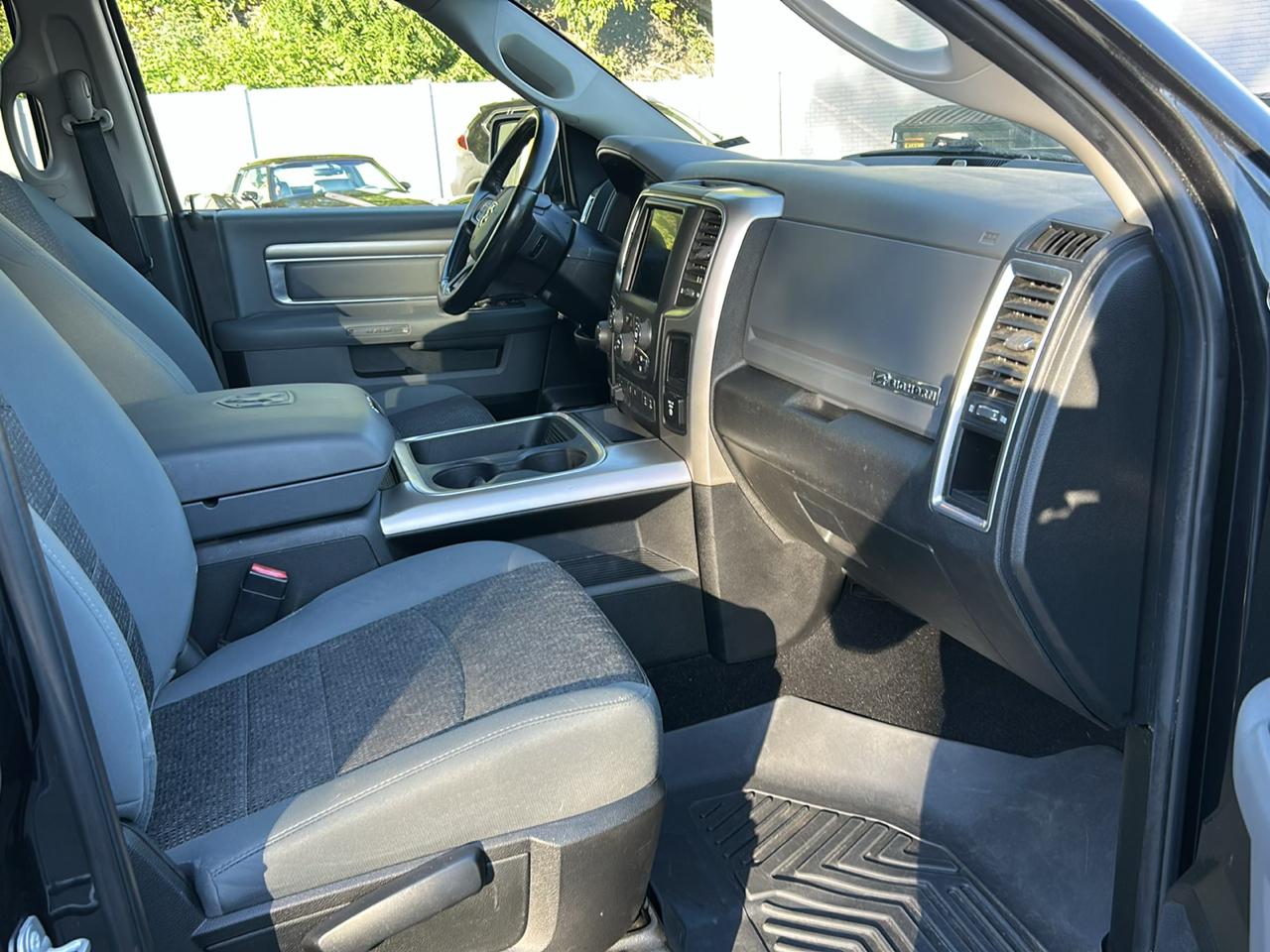 RAM 1500 4WD Quad Cab 140.5" Big Horn 2018