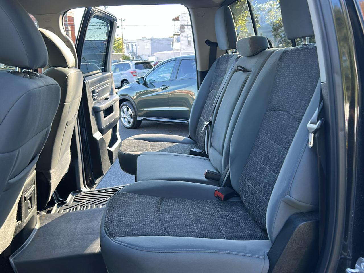 RAM 1500 4WD Quad Cab 140.5" Big Horn 2018