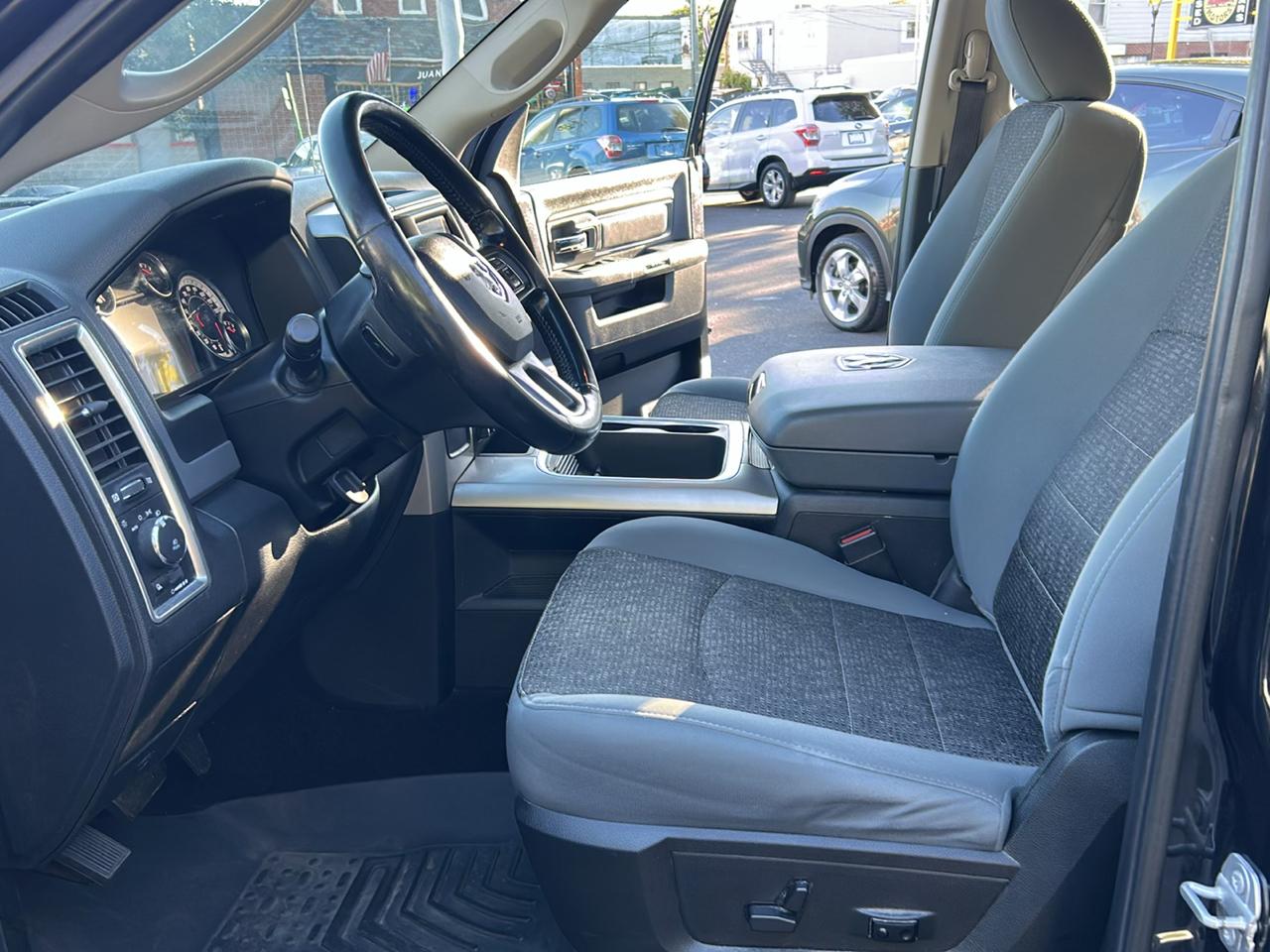 RAM 1500 4WD Quad Cab 140.5" Big Horn 2018