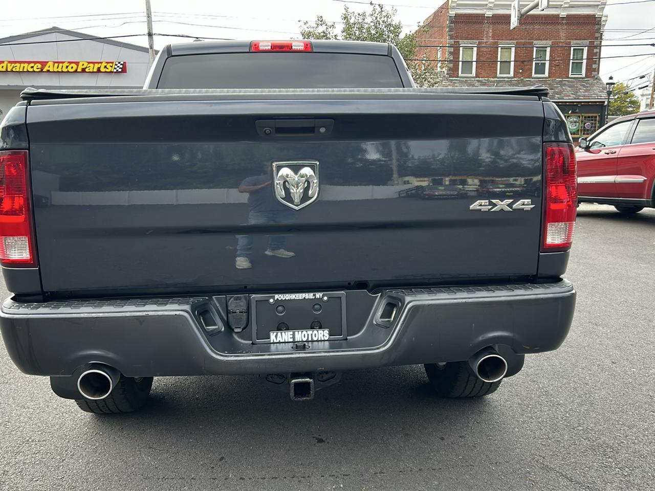RAM 1500 4WD Crew Cab 140.5" Sport 2014