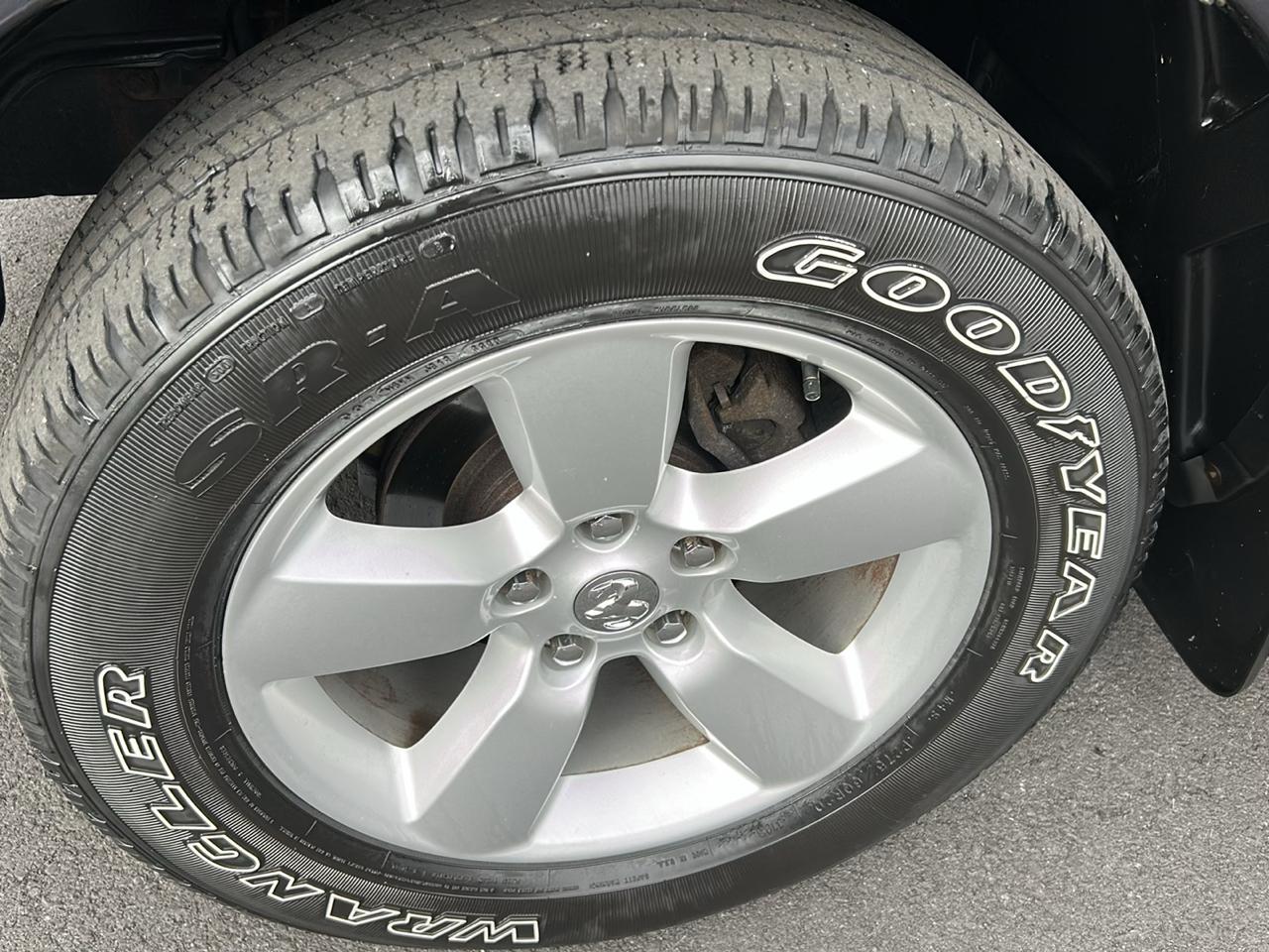 RAM 1500 4WD Crew Cab 140.5" Sport 2014