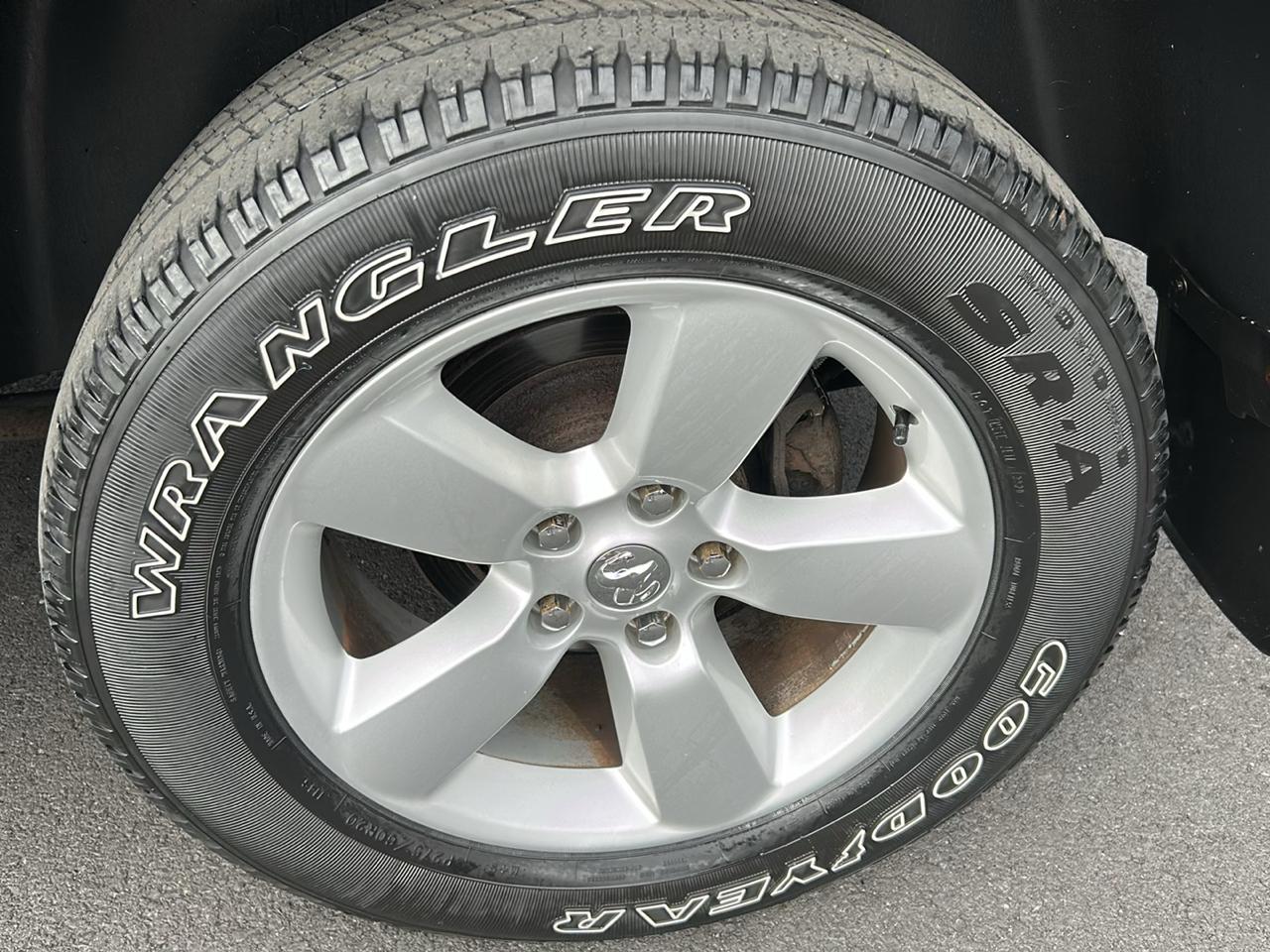 RAM 1500 4WD Crew Cab 140.5" Sport 2014