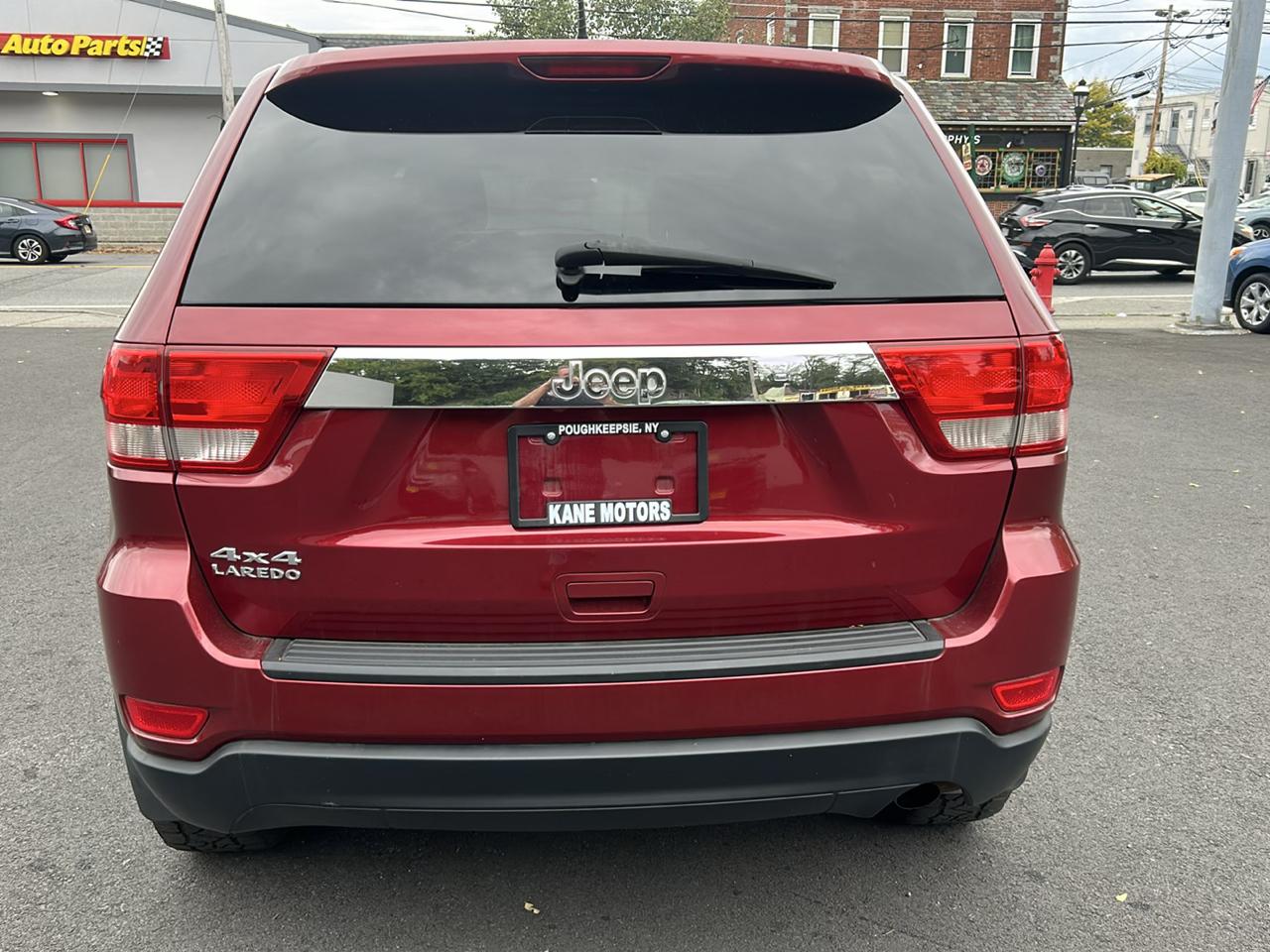 Jeep Grand Cherokee Laredo 4WD 2012