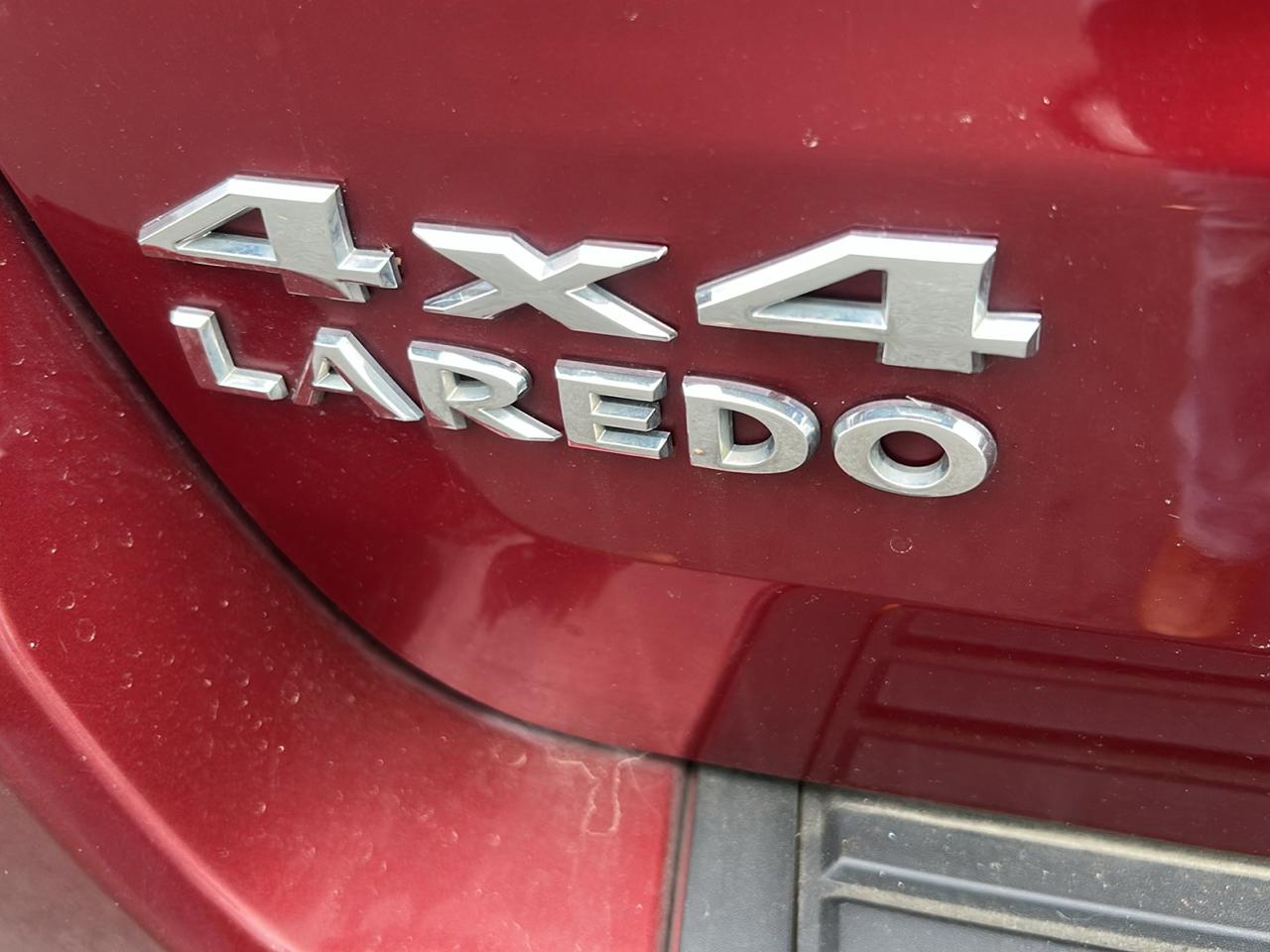 Jeep Grand Cherokee Laredo 4WD 2012