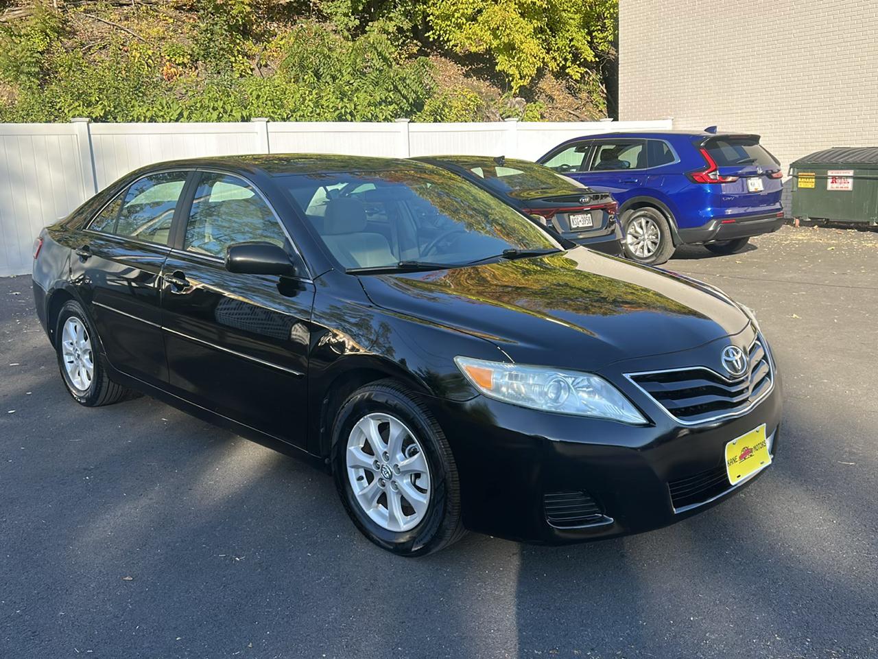 Toyota Camry 4dr Sdn SE Auto (Natl) 2011