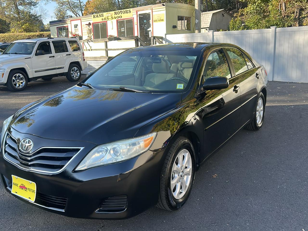 Toyota Camry 4dr Sdn SE Auto (Natl) 2011