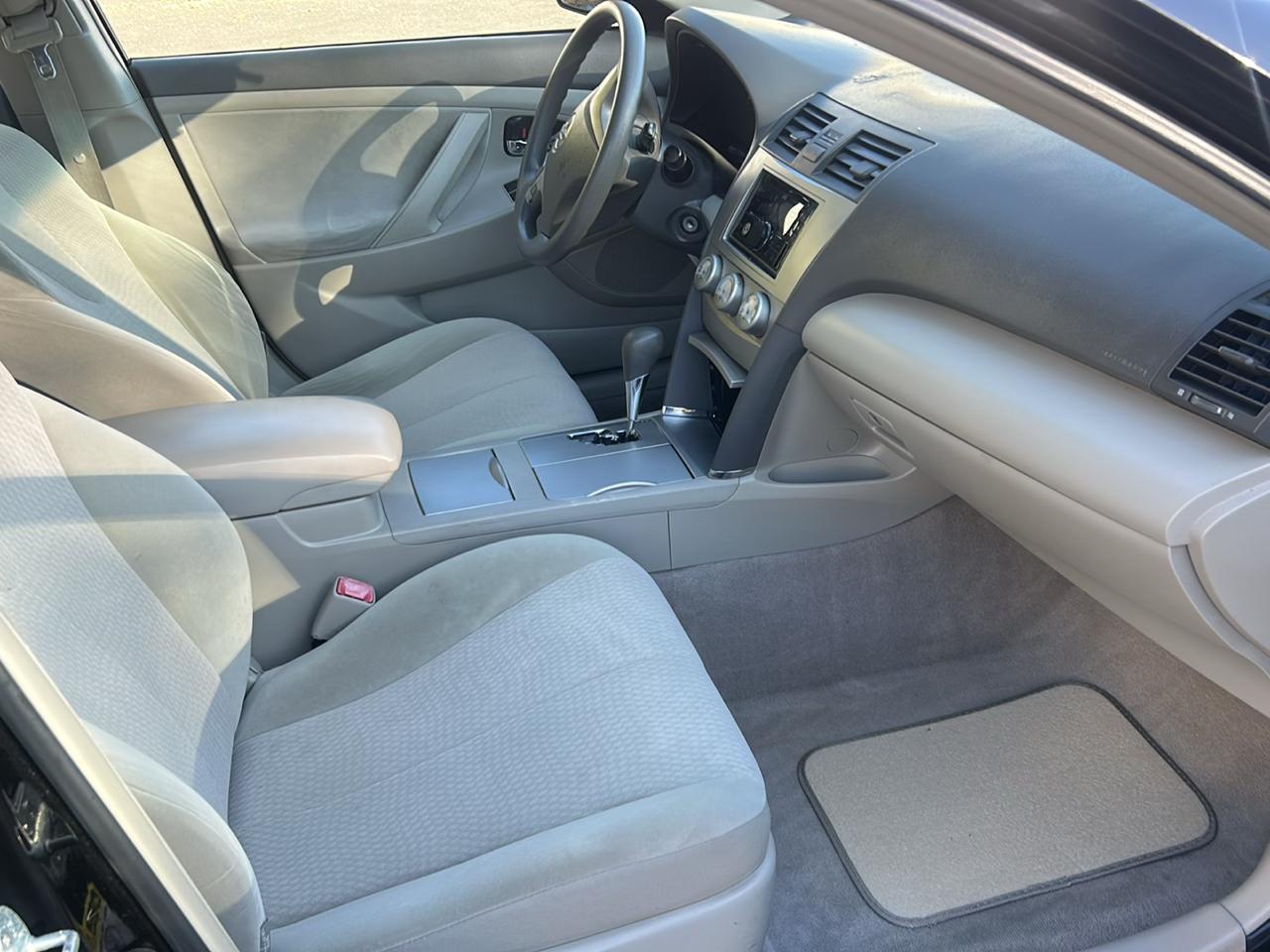 Toyota Camry 4dr Sdn SE Auto (Natl) 2011