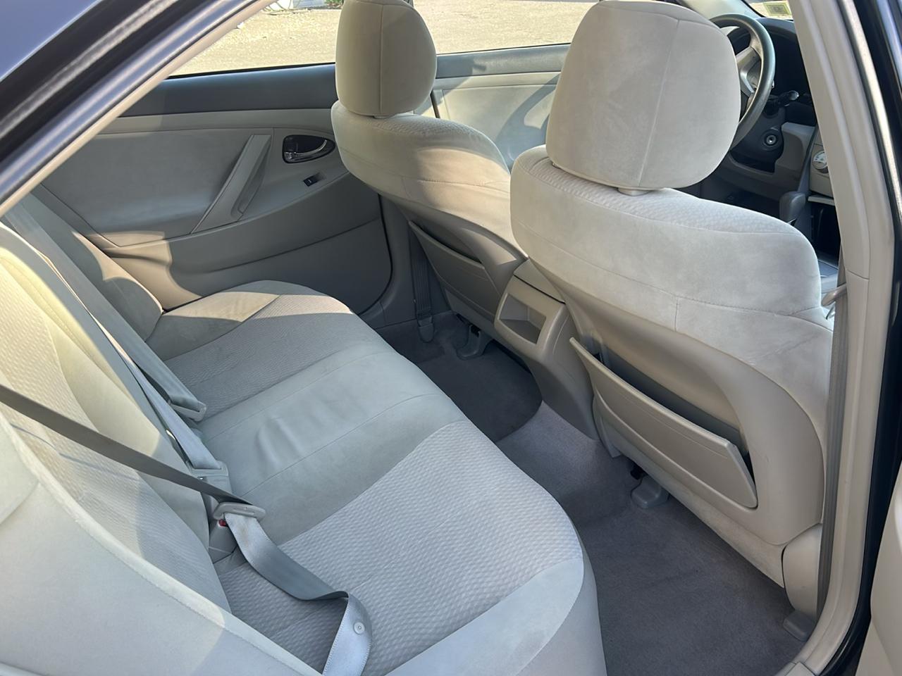 Toyota Camry 4dr Sdn SE Auto (Natl) 2011