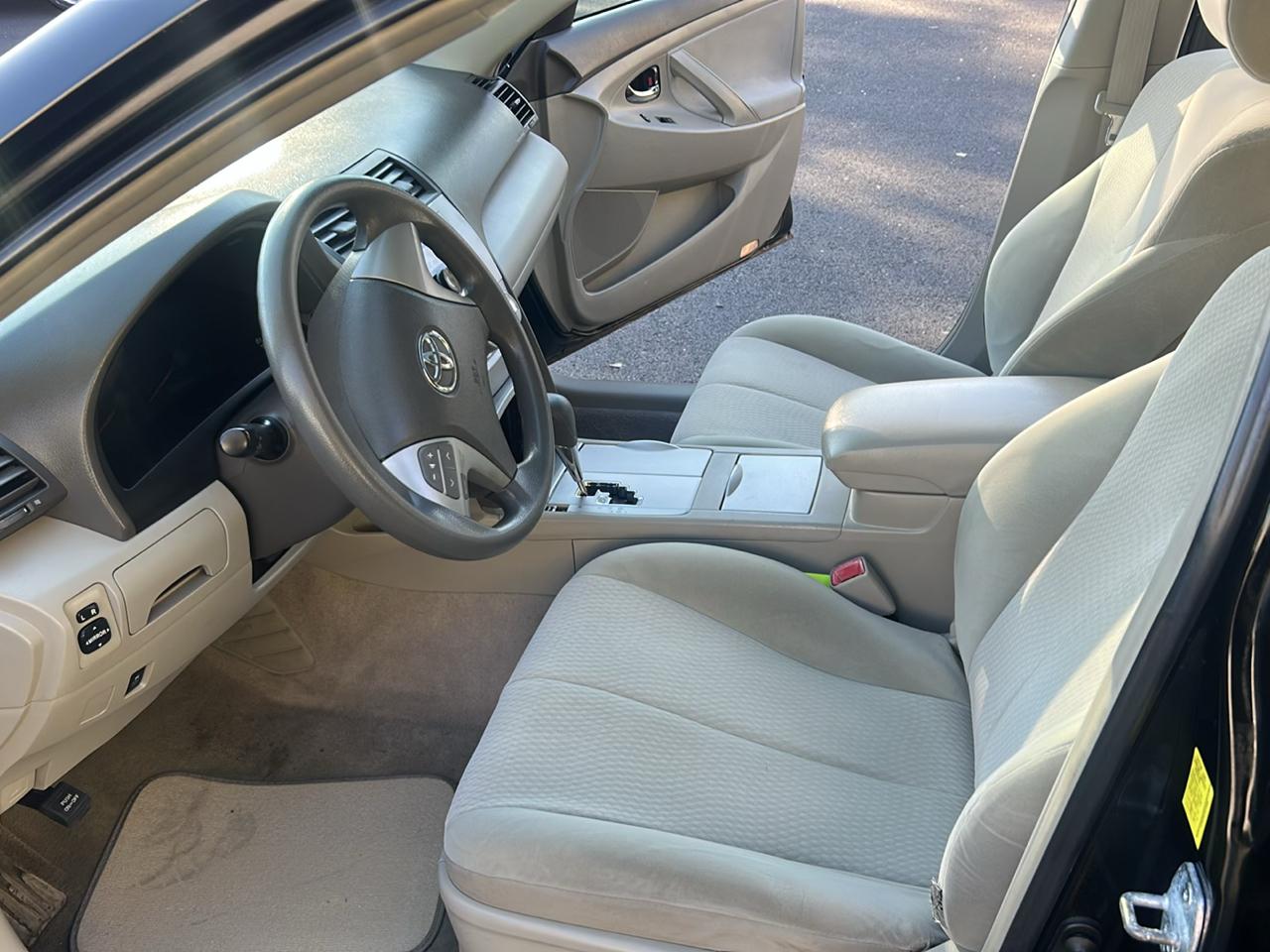 Toyota Camry 4dr Sdn SE Auto (Natl) 2011