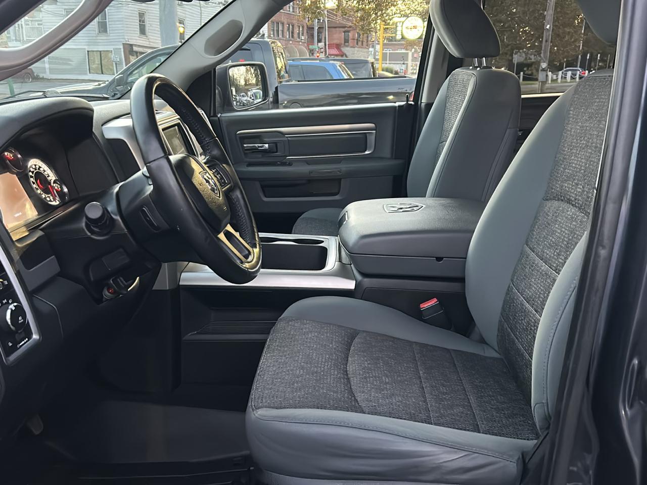 RAM 1500 4WD Crew Cab 149" Big Horn 2016