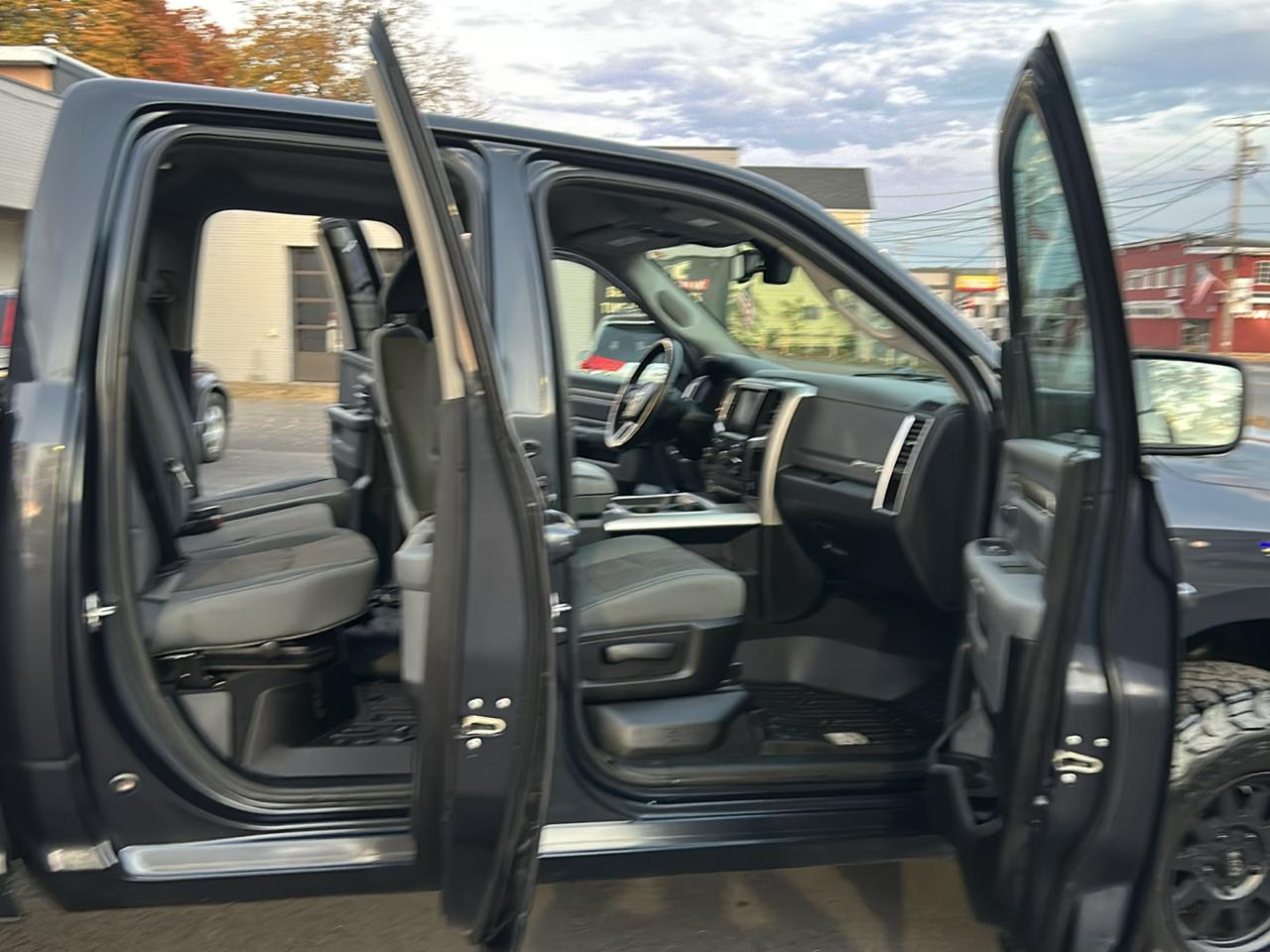 RAM 1500 4WD Crew Cab 149" Big Horn 2016