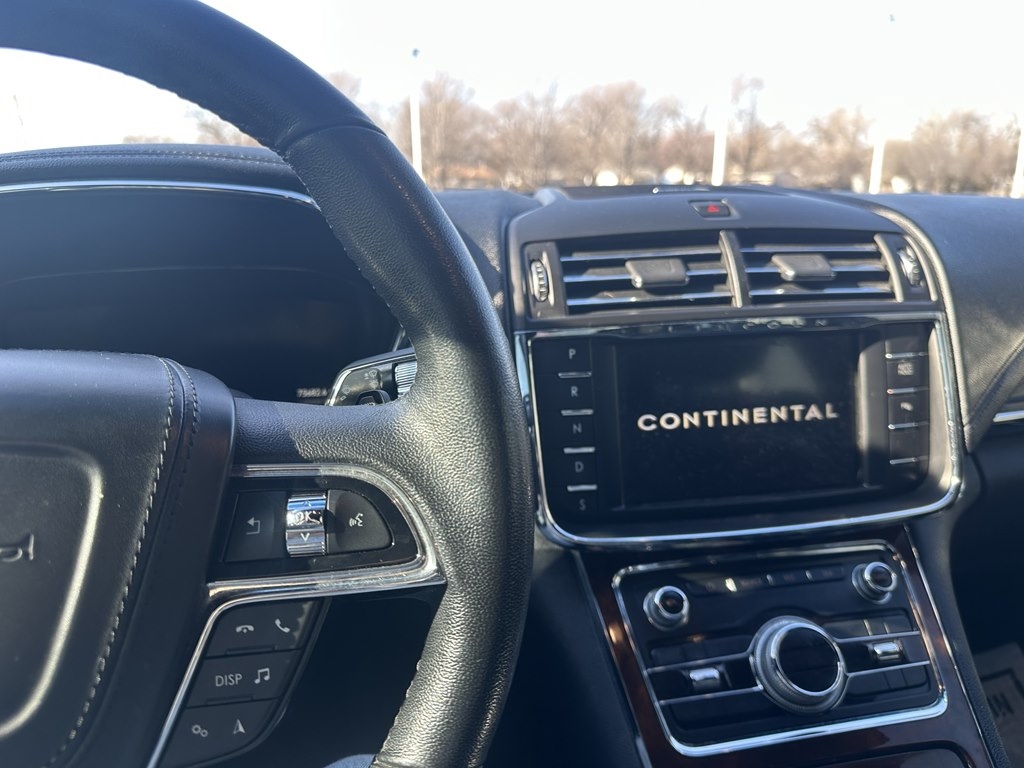 Lincoln Continental Premiere FWD 2018