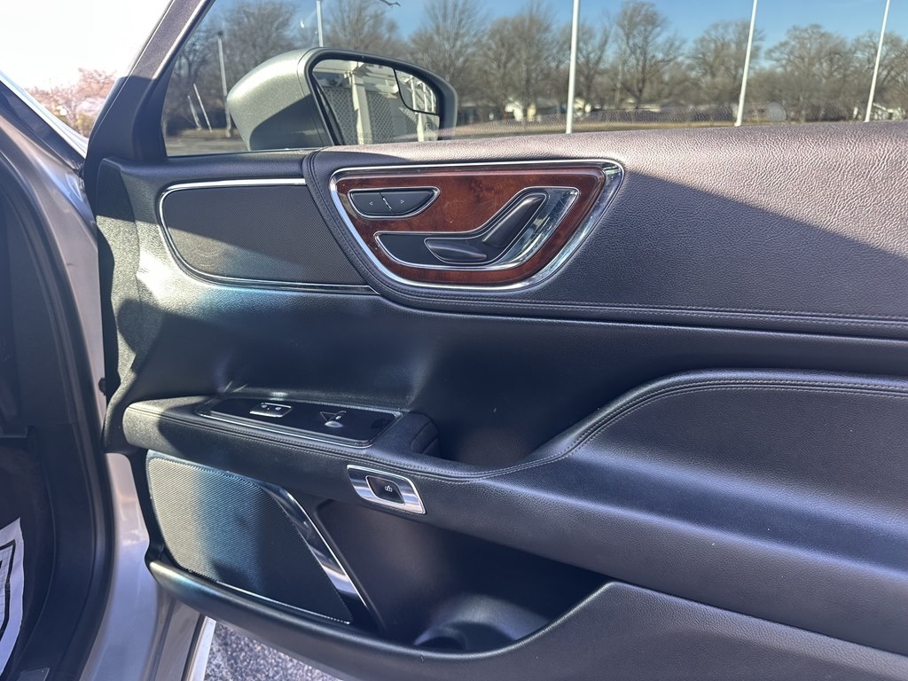 Lincoln Continental Premiere FWD 2018