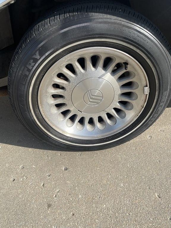 Mercury Grand Marquis 4dr Sdn LS 2001