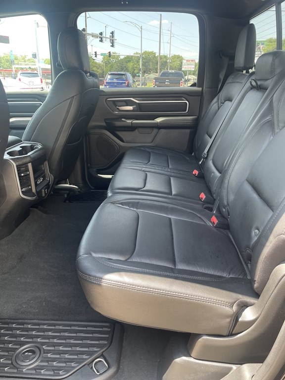 RAM 1500 Big Horn 4x4 Crew Cab 5'7" Box 2020 RAM 1500 Big Horn 4x4 Crew Cab 5'7" Box 2020