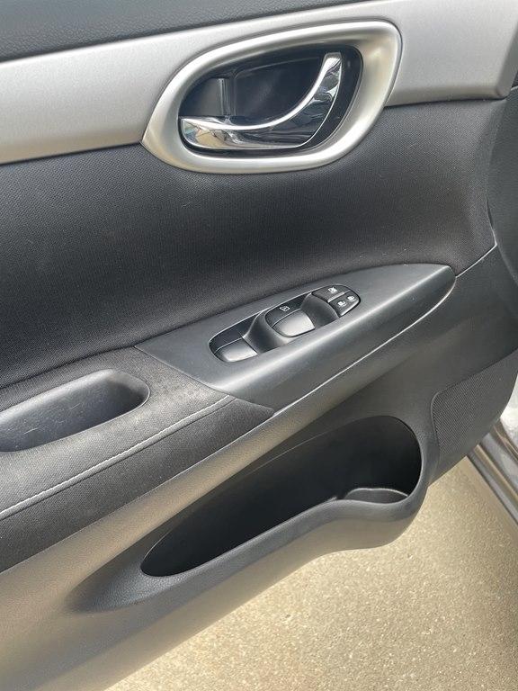 Nissan Sentra 4dr Sdn I4 CVT S 2015