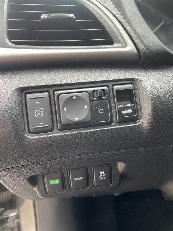 Nissan Sentra 4dr Sdn I4 CVT S 2015