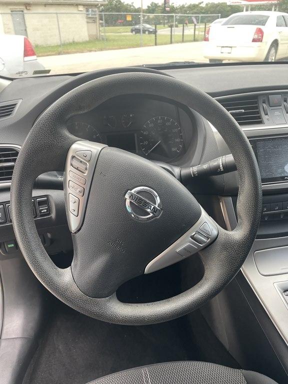 Nissan Sentra 4dr Sdn I4 CVT S 2015