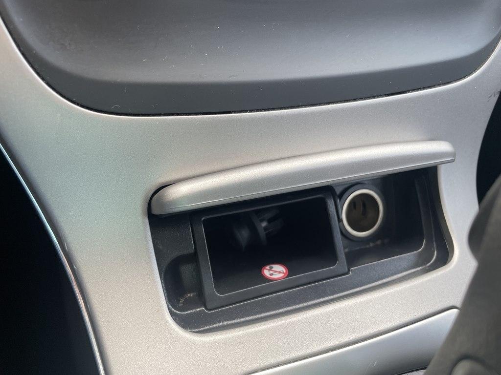 Nissan Sentra 4dr Sdn I4 CVT S 2015