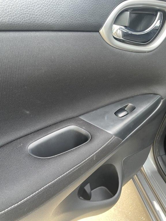 Nissan Sentra 4dr Sdn I4 CVT S 2015