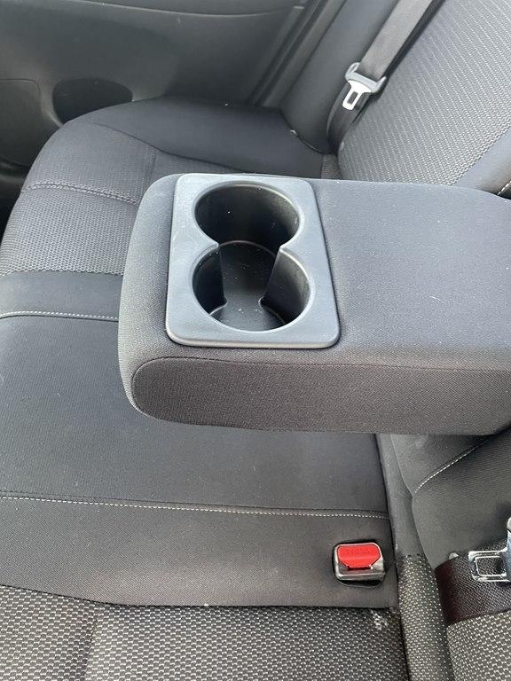 Nissan Sentra 4dr Sdn I4 CVT S 2015