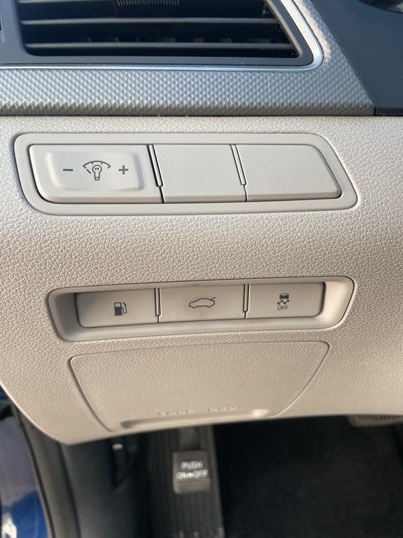 Hyundai Sonata 4dr Sdn 2.4L SE 2015