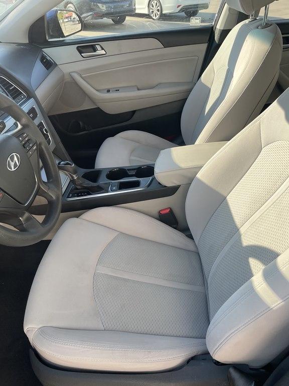 Hyundai Sonata 4dr Sdn 2.4L SE 2015