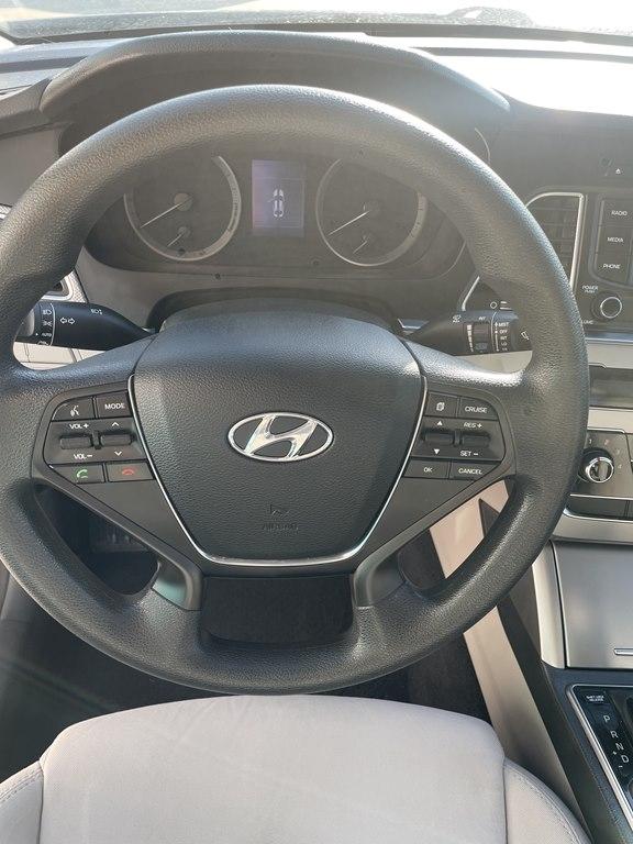 Hyundai Sonata 4dr Sdn 2.4L SE 2015