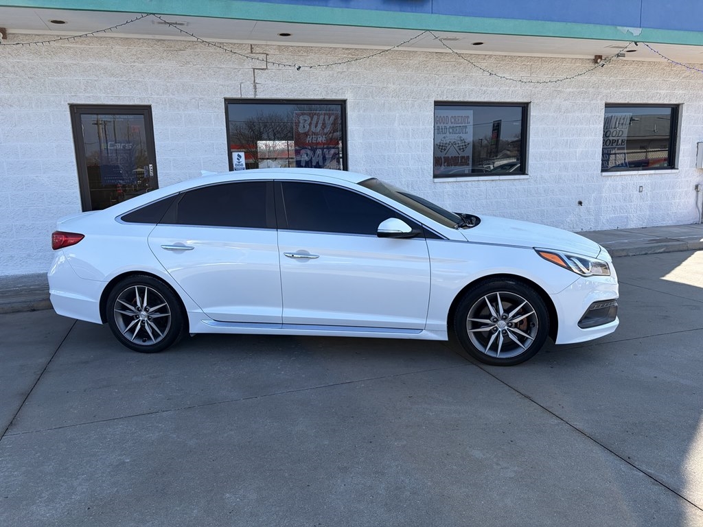 Hyundai Sonata 4dr Sdn 2.0T Sport *Ltd Avail* 2015