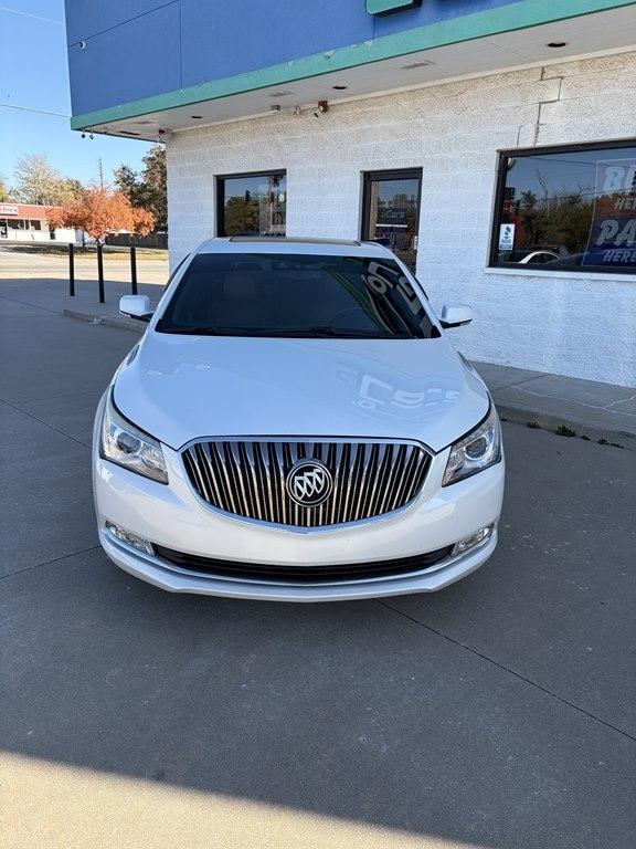 Buick LaCrosse 4dr Sdn Premium II FWD 2016